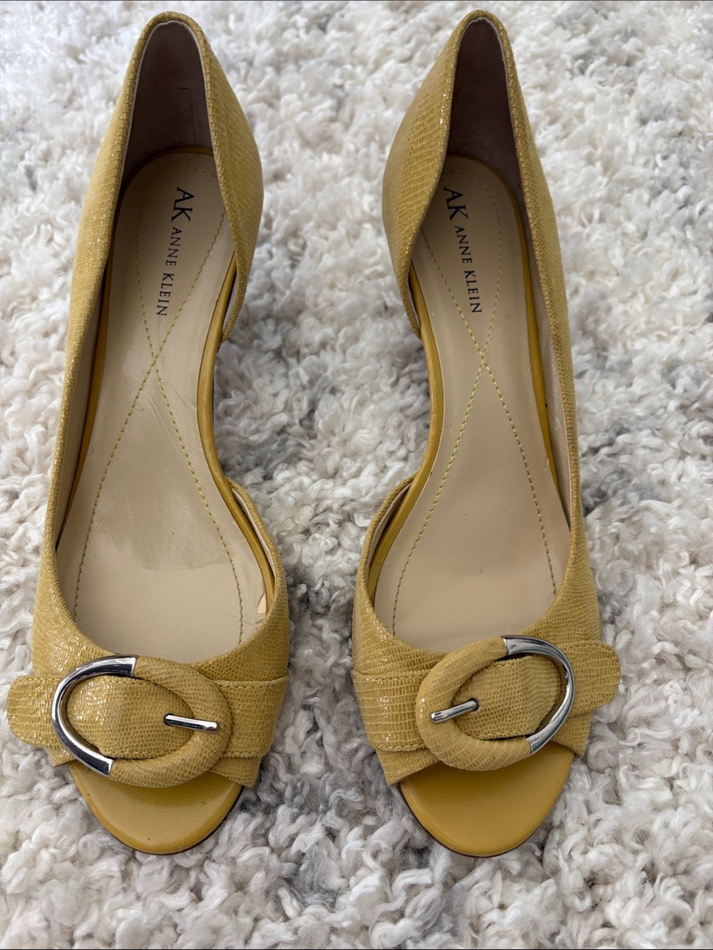 Anne Klein Butter Yellow Peep-Toe Heels with Decorative Buckle. Size 8